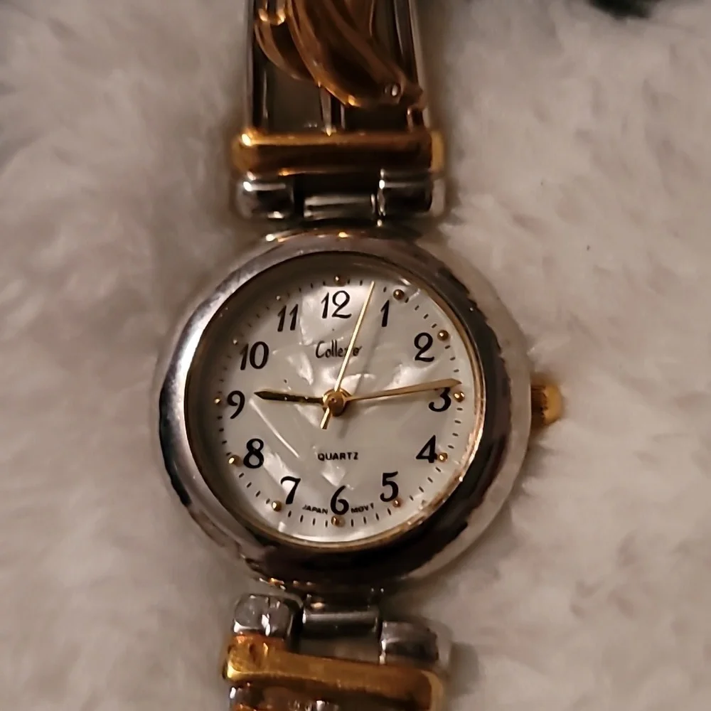 Collezio Gold & Silver Dolphins On Band Women's‎ Watch New Battery MOP Face